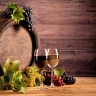 HACCP Vin - tonneau, verre de vin et grappes de raisins
